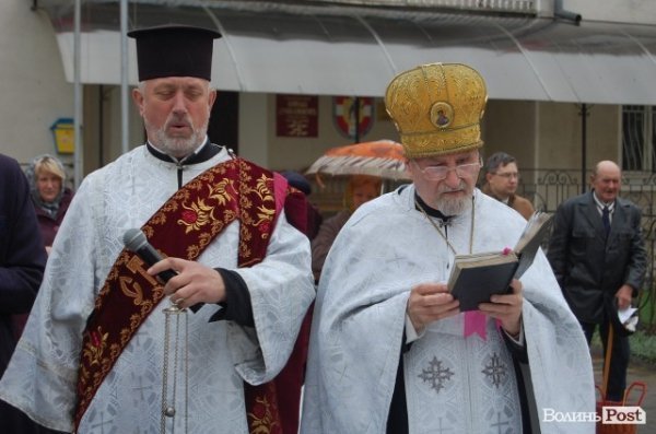 У Луцьку почали освячувати паску. ФОТО
