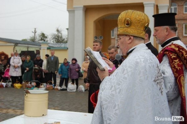 У Луцьку почали освячувати паску. ФОТО