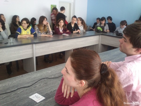 «Східняки» у Луцьку: на Сході люди – аполітичні і менш самосвідомі