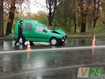 Аварія в Луцьку: авто розвернуло на 180 градусів