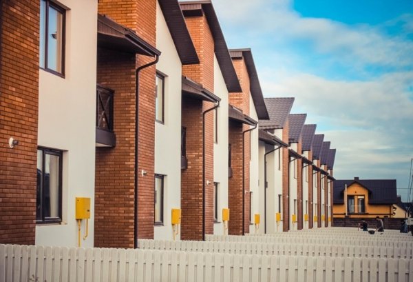 Актуальні пропозиції від будівельної компанії «Інвестор»*