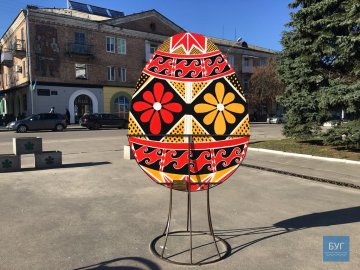 У Нововолинську з’явилася алея писанок. ФОТО