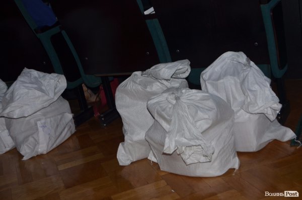 У Луцьку продовжують опрацьовувати протоколи з дільниць. ФОТО