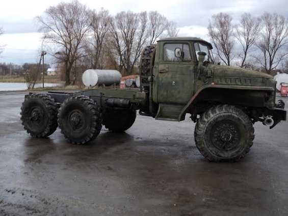 Волиняни відремонтували автомобіль для АТО. ФОТО