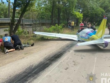 В Одесі розбився легкомоторний літак: загинуло двоє людей. ФОТО