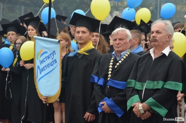 Фотопогляд: посвята в студенти першокурсників СНУ