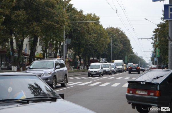 Янукович у Луцьку: засилля міліції і величезні затори. ФОТО