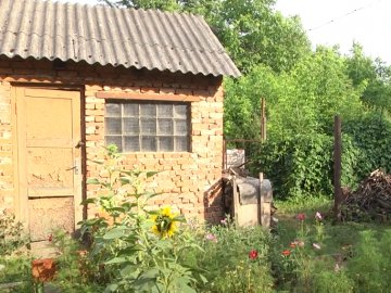 «Війна» сусідів за прибудинкову територію: чим закінчилася історія. ВІДЕО