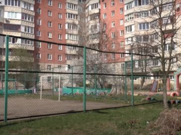Постріл у дівчину на балконі у Луцьку: деталі інциденту. ВІДЕО