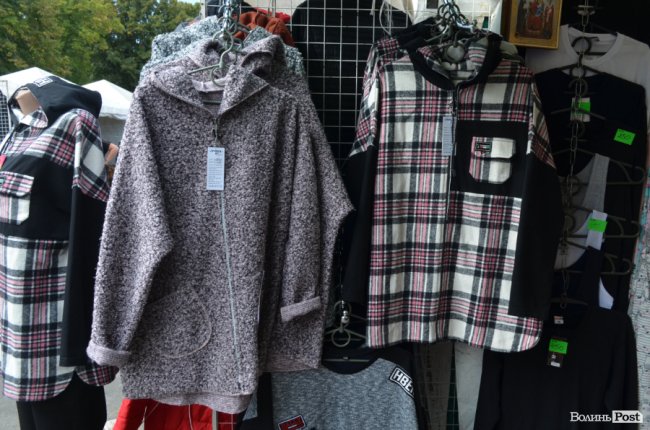 Місце для вигідного шопінгу: у Луцьку відкрився Харківський ярмарок*