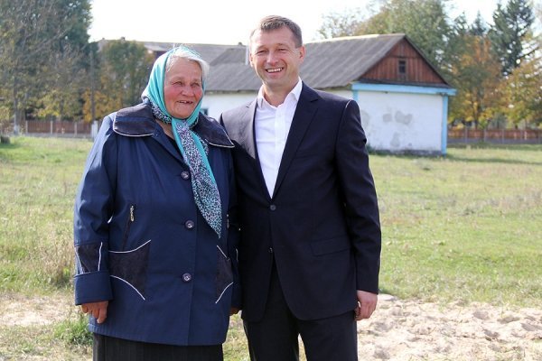 До Верховної Ради благословили в рідному селі. ФОТО*