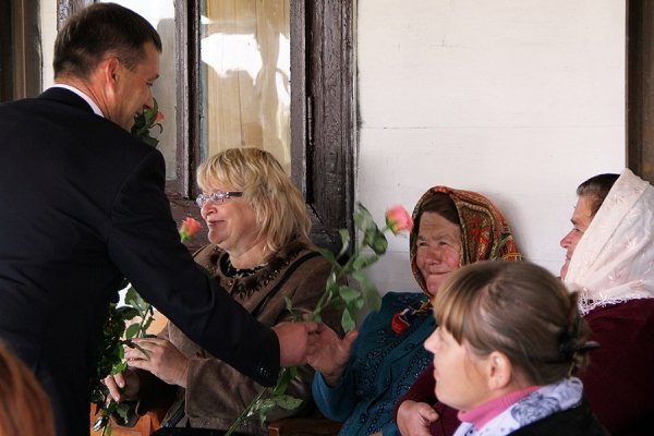 До Верховної Ради благословили в рідному селі. ФОТО*