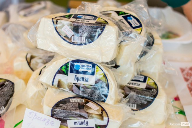 Волинські та рівненські виробники частували лучан сиром. ФОТО