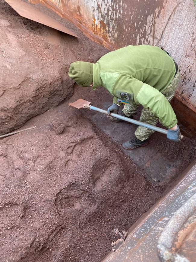 Через волинський кордон у руді хотіли провезти контрабанду цигарок. ФОТО