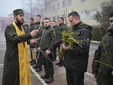 Луцькі нацгвардійці освятили вербу. ФОТО