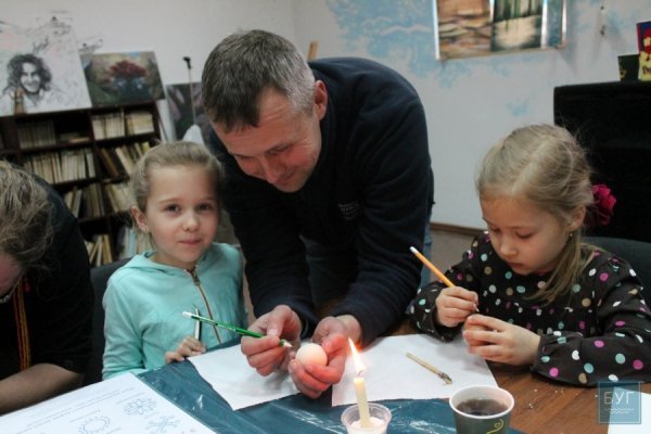 Маленьких нововолинців навчали мистетву писанкарства. ФОТО