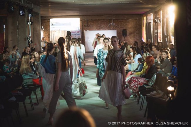 Другий день Lutsk Fashion Weekend: як будівництво перетворили на модний подіум