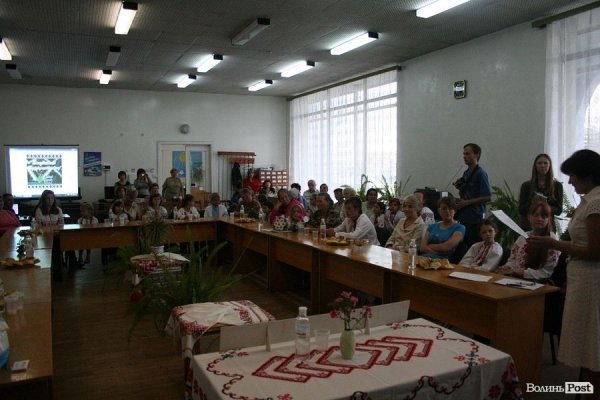 Луцьким дітям-сиротам подарували вишиті сорочки