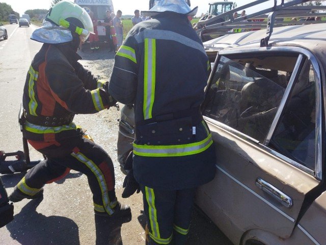 На Волині зіткнулися автівка та трактор: загинула людина