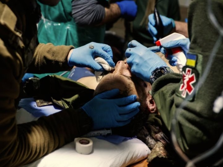 Рятував життя під обстрілами. Історія бойового медика з Волині