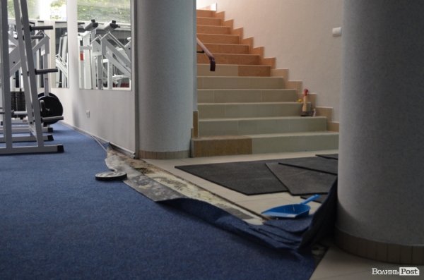 У Луцьку затопило спортзал в елітному житловому комплексі. ФОТО