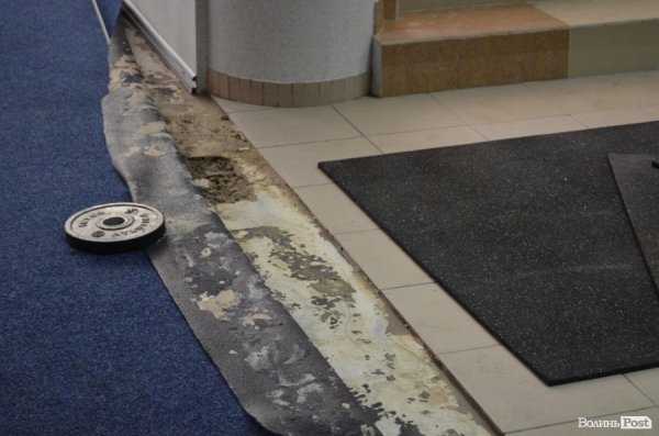 У Луцьку затопило спортзал в елітному житловому комплексі. ФОТО