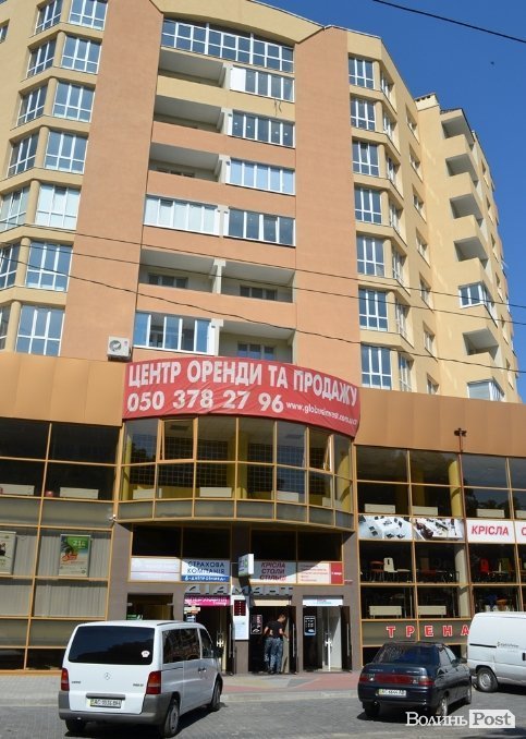 У Луцьку затопило спортзал в елітному житловому комплексі. ФОТО