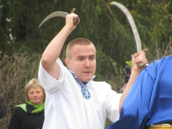 Під Луцьком відкрили єдиний на Волині пам’ятник козакові Мамаю 