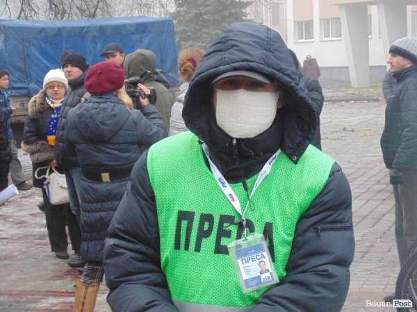 Журналіст Мирослав Ватащук одягнув маску, бо захворів