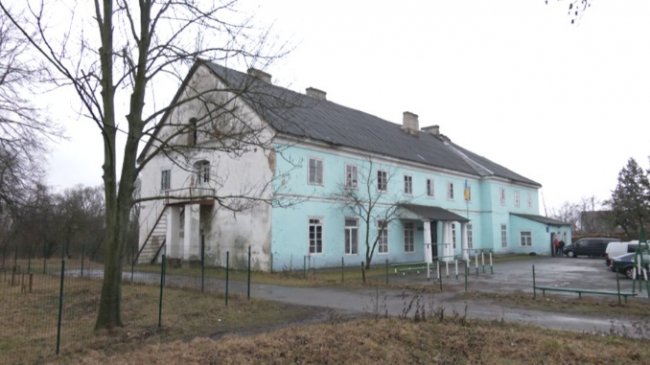 Гнила підлога, знищена покрівля: архітектурна пам'ятка на Волині – в аварійному стані. ВІДЕО