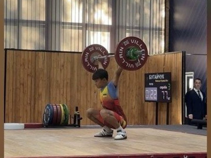 12-річний лучанин встановив два рекорди України на чемпіонаті з важкої атлетики