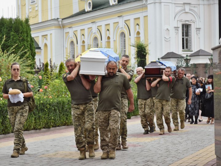 У Луцьку попрощалися із загиблими захисниками Наталією Кулацькою та Ігорем Тимчуком