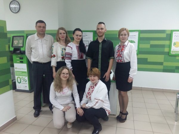 День вишиванки в ПриватБанку на Волині. ФОТО*