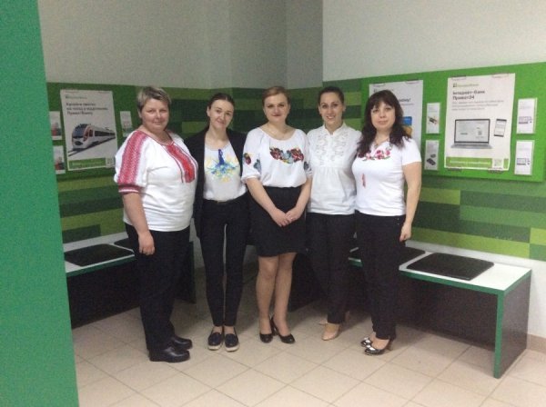 День вишиванки в ПриватБанку на Волині. ФОТО*