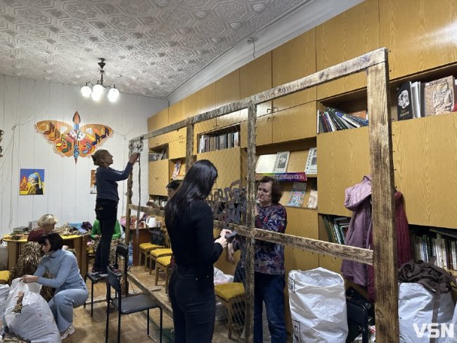 77 замовлень від військових: лучан кличуть плести маскувальні сітки для ЗСУ