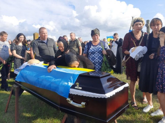 На Волині попрощалися із Героєм Віталієм Кулаковим. ФОТО