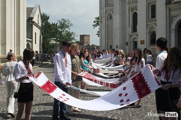 У Луцьку вшанували політв'язнів. ФОТО
