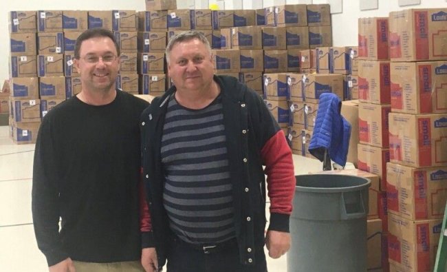 Волинянин відправив зі США до України 7500 коробок допомоги і 175 тисяч доларів