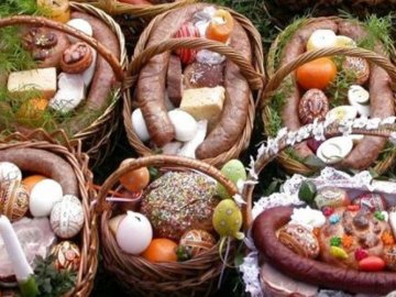 Чого не можна класти до великоднього кошика і що варто покласти: поради волинського священника