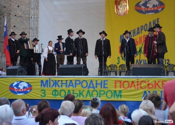 «Поліське літо з фольклором» розпочали у Луцькому замку. ФОТО