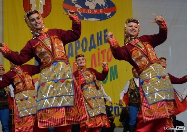 «Поліське літо з фольклором» розпочали у Луцькому замку. ФОТО