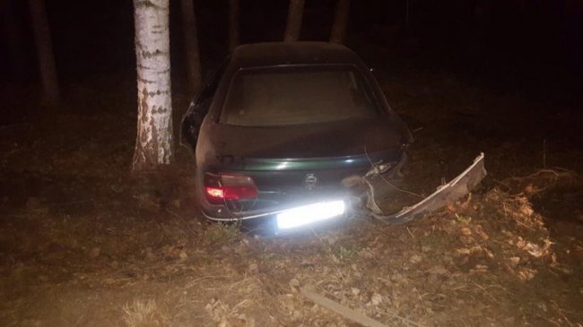 На Волині через зіткнення два автомобілі злетіли з траси: троє людей – у лікарні. ФОТО