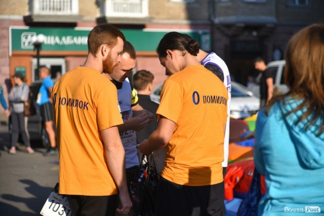 «Бойовий» настрій і віра в себе: як команда «КроШу» підкорювала шостий «Дмитрук Лучеськ Півмарафон». ФОТО*