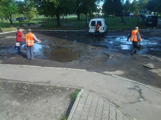 І сміх, і гріх: як у Ковелі проводять ямковий ремонт. ФОТО