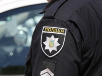 Посадовець з Волині написав заяву на поліцейських, які «вкрали» із його авто чималу суму