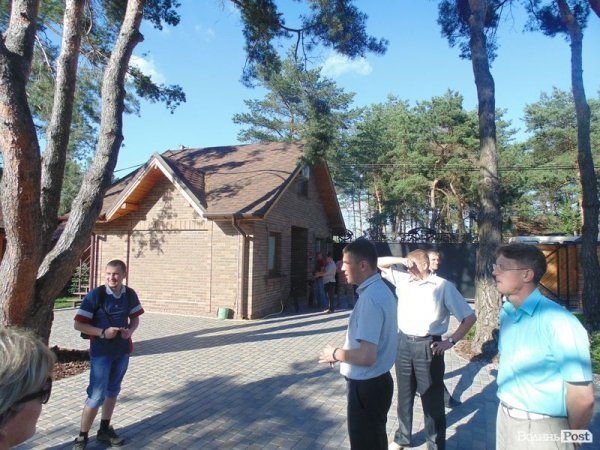 Можновладці відвідали «волинське Межигір’я». ФОТО