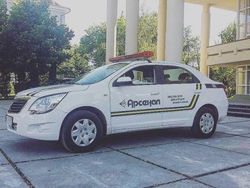 На Волині підлітки-хулігани розбили автомобіль служби охорони