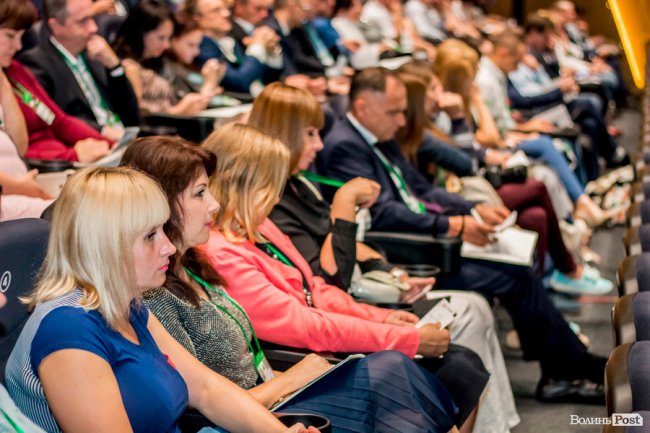 Сотні гостей та офіційні вітання: у Луцьку – міжнародний бізнес-форум. ФОТО