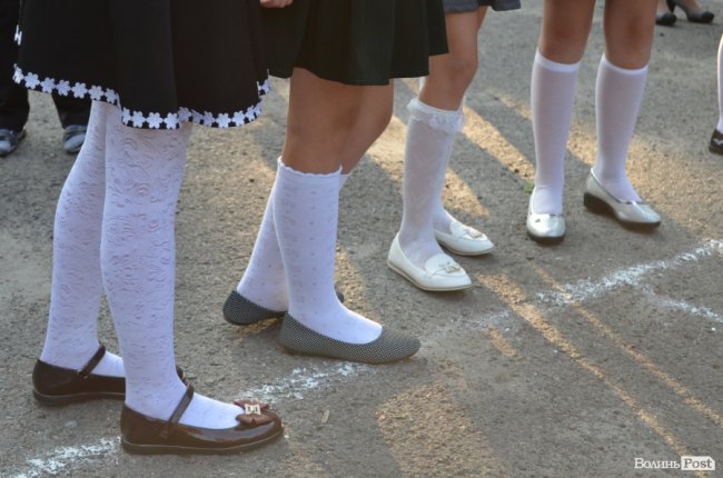 Перший дзвоник у луцькій школі №17. ФОТО