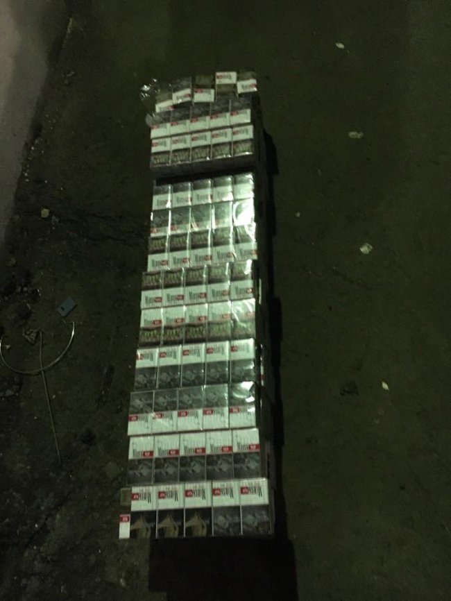 Волинські прикордонники знайшли контрабандні сигарети у паливному баку авто. ФОТО